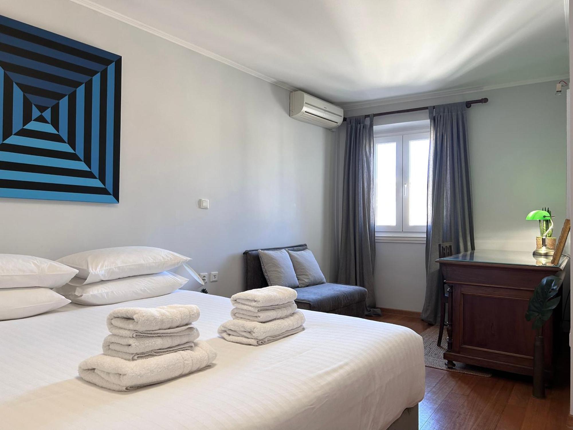 "San Giacomo Square Apt." In The Heart Of Old Town Corfu  Exterior photo